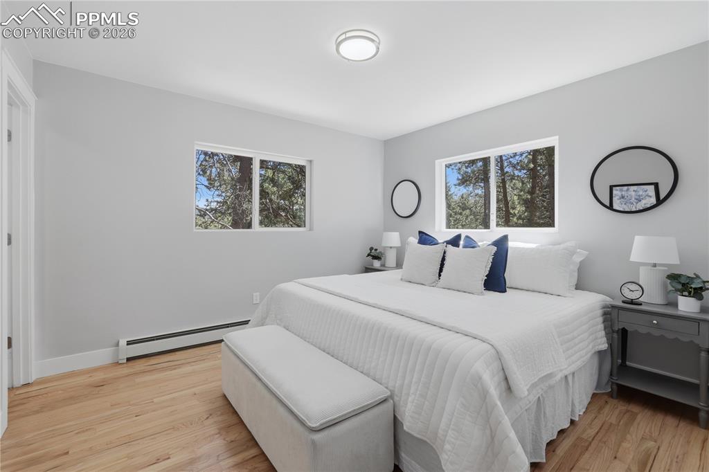 Image 24 of 38: Bathroom