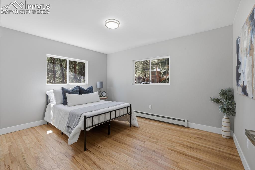 Image 25 of 38: Bathroom