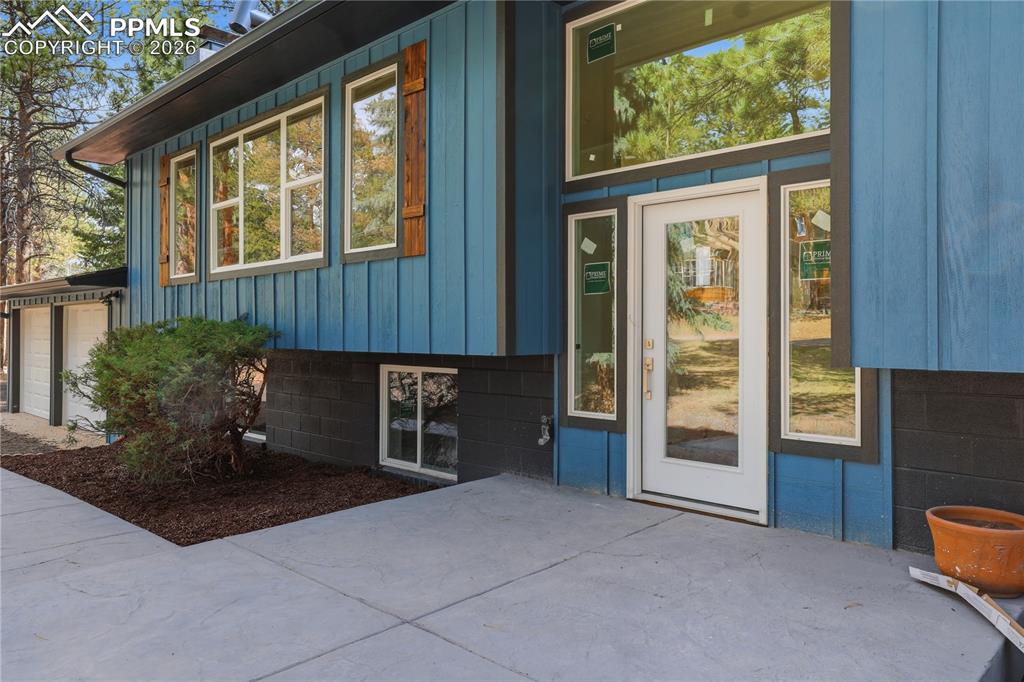 Image 37 of 38: Deck