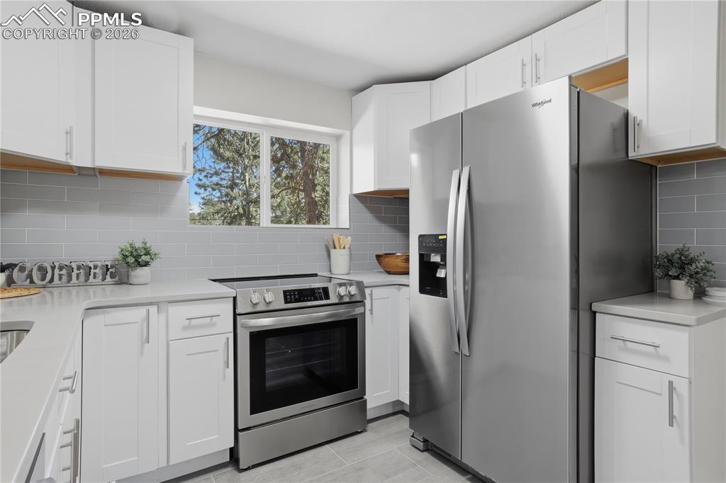 Image 8 of 38: Kitchen