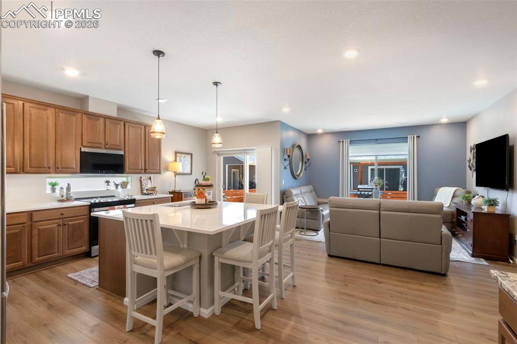 Image 8 of 27: Kitchen
