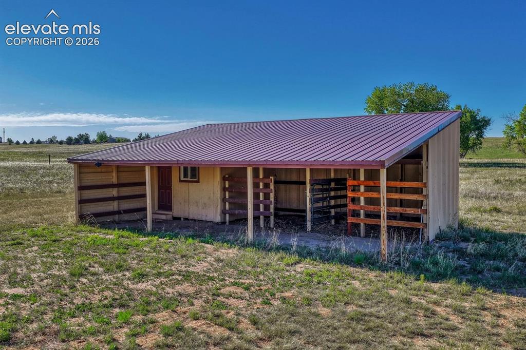 Image 36 of 50: livestock shelter with storage / tack room
