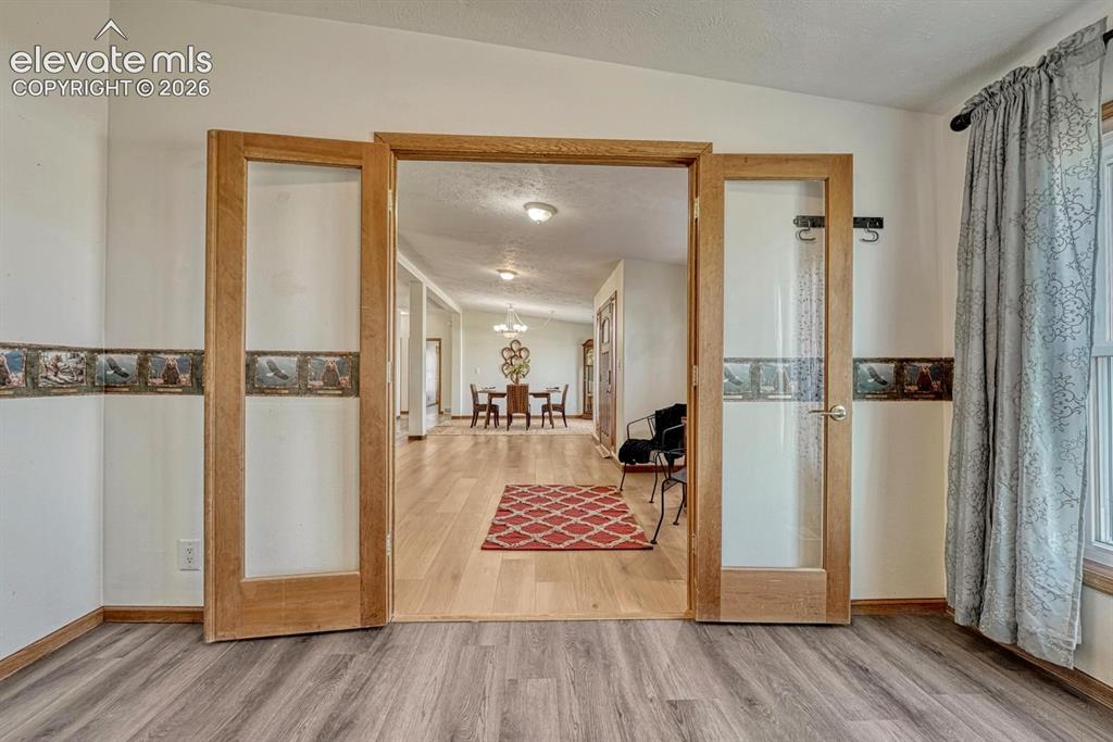 Image 9 of 50: Office