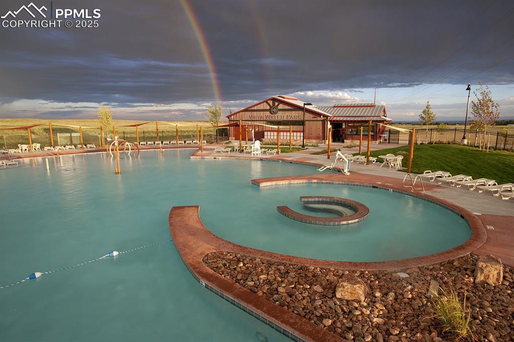 Image 31 of 38: Pool