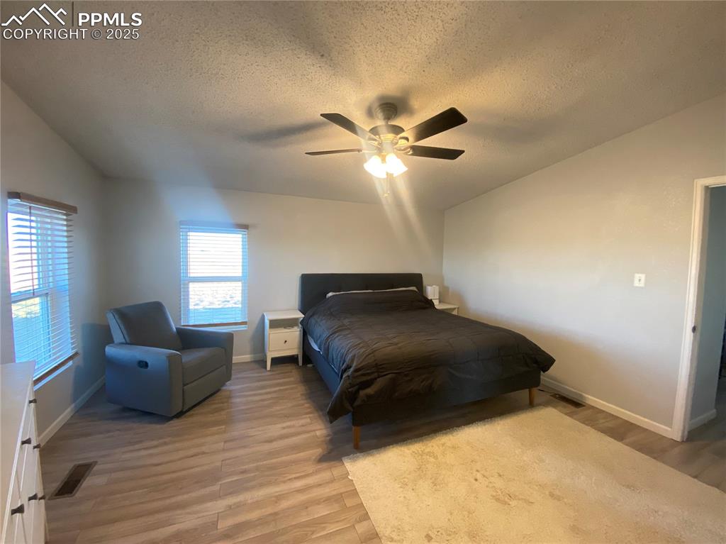 Image 10 of 26: Bedroom