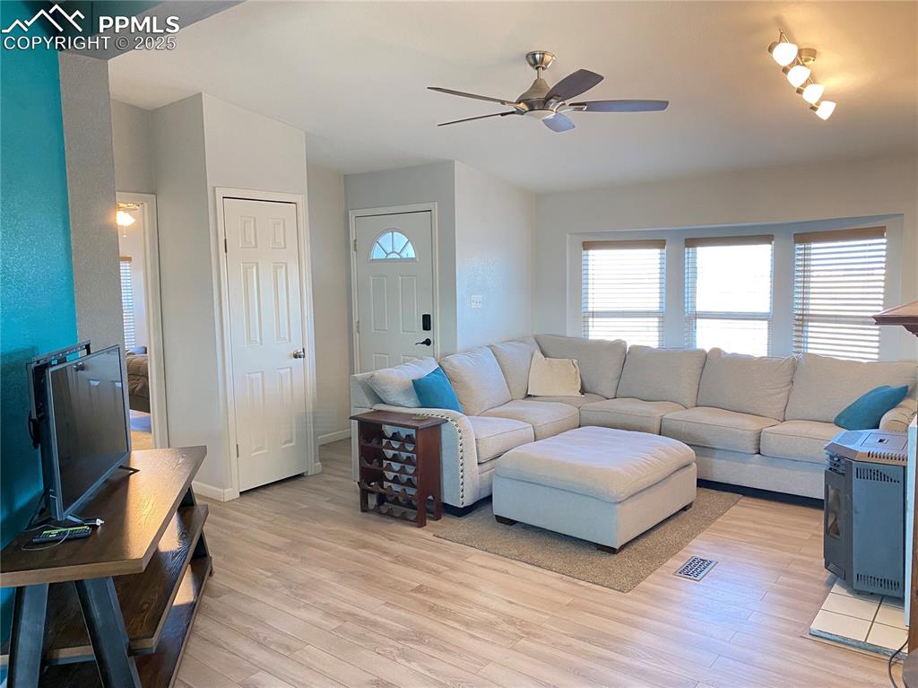 Image 3 of 26: Living Room