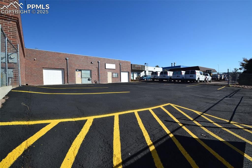 Image 2 of 12: Parking