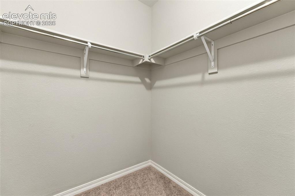 Image 39 of 50: Closet