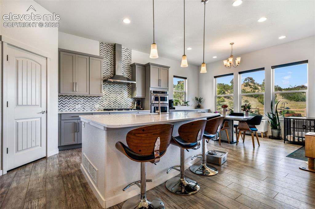 Image 8 of 50: Kitchen