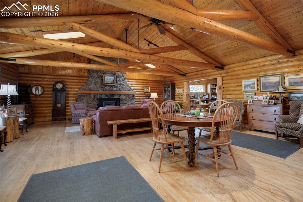 Image 12 of 49: Dining Area