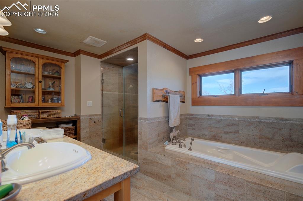 Image 18 of 49: Bedroom