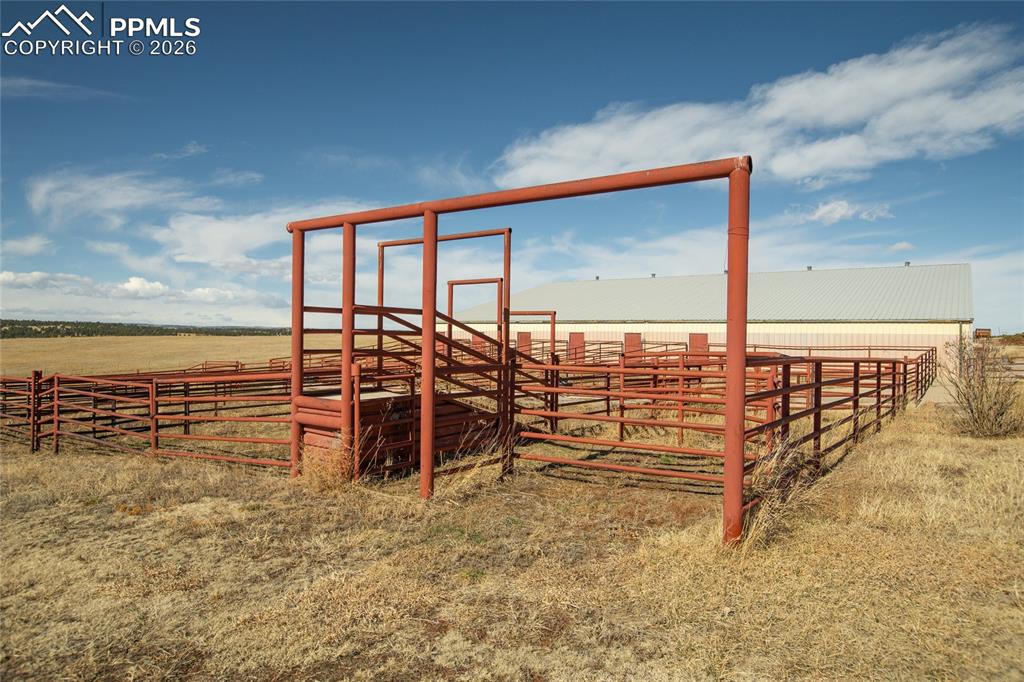 Image 30 of 49: Stable