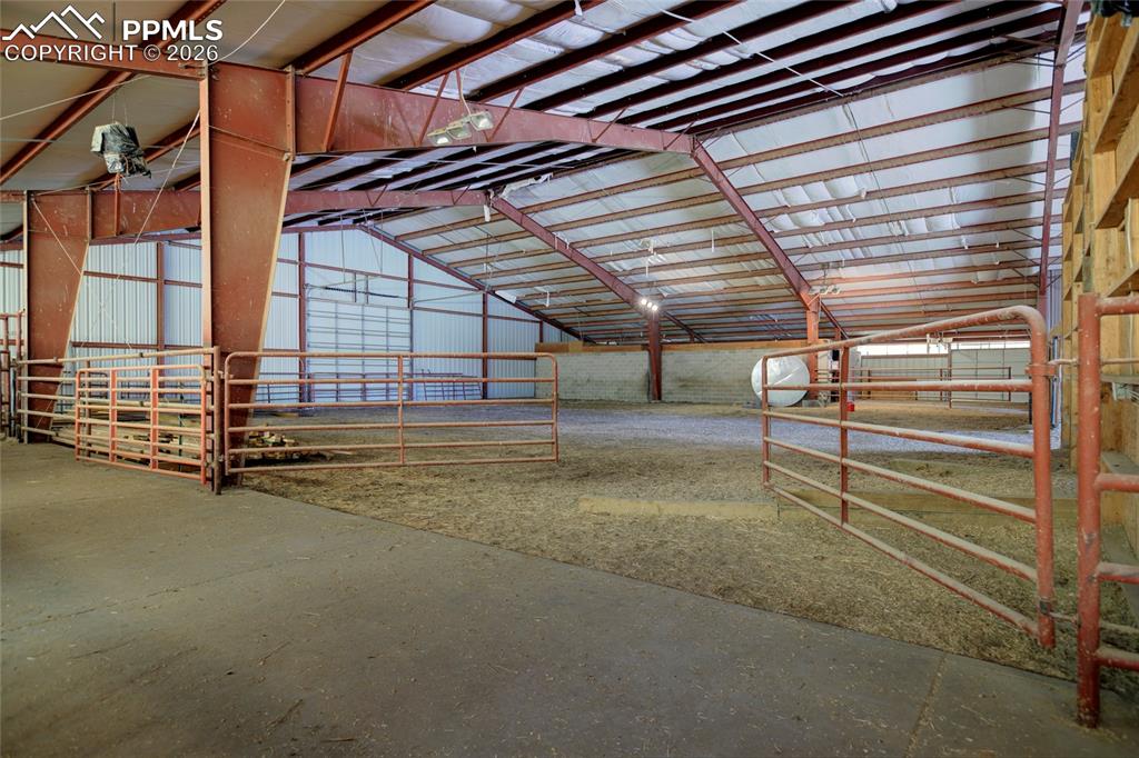 Image 38 of 49: Yard