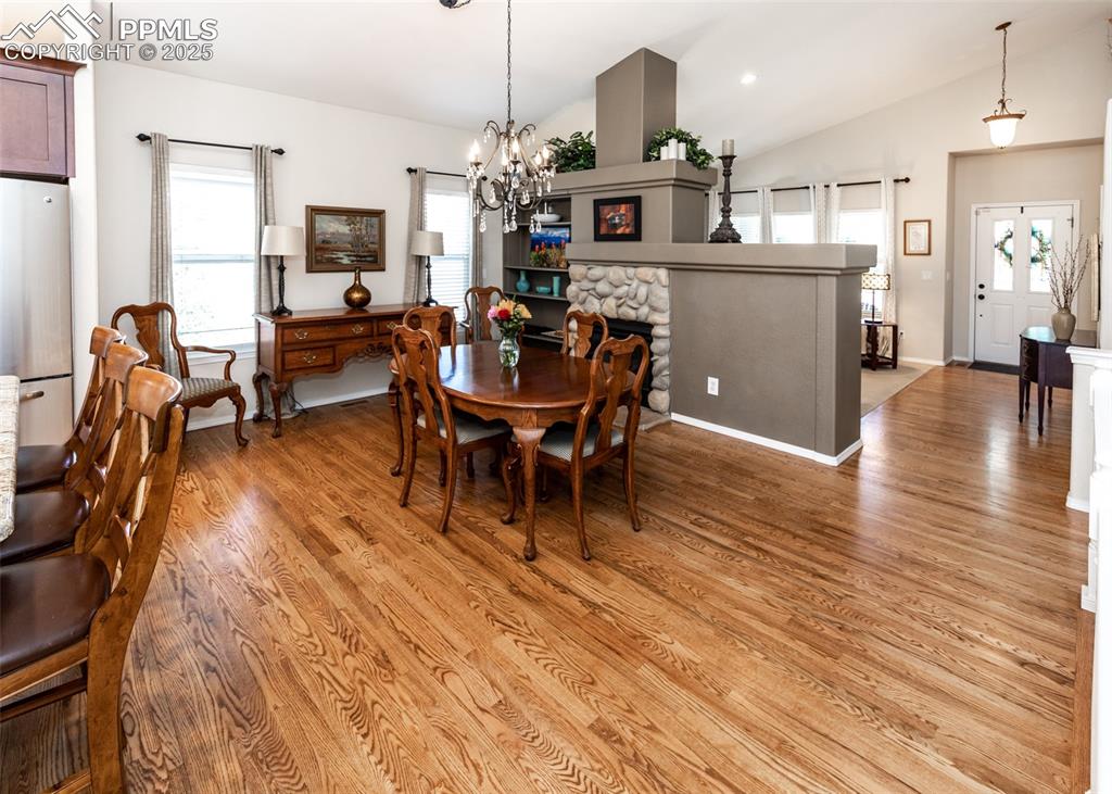 Image 10 of 47: Dining Area