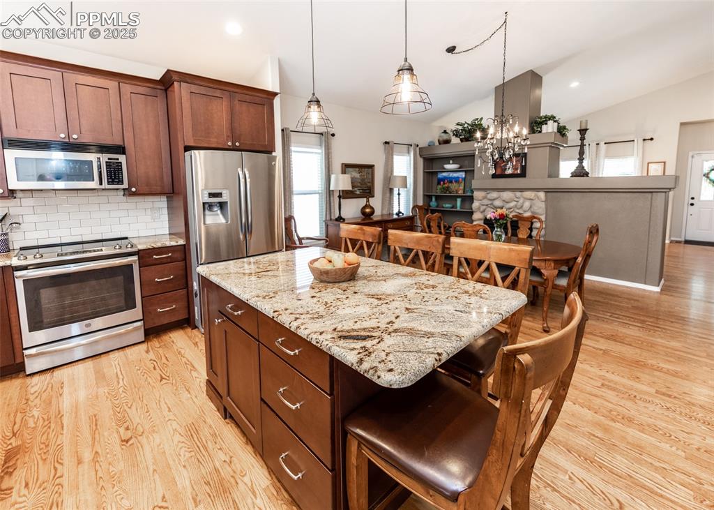 Image 12 of 47: Kitchen