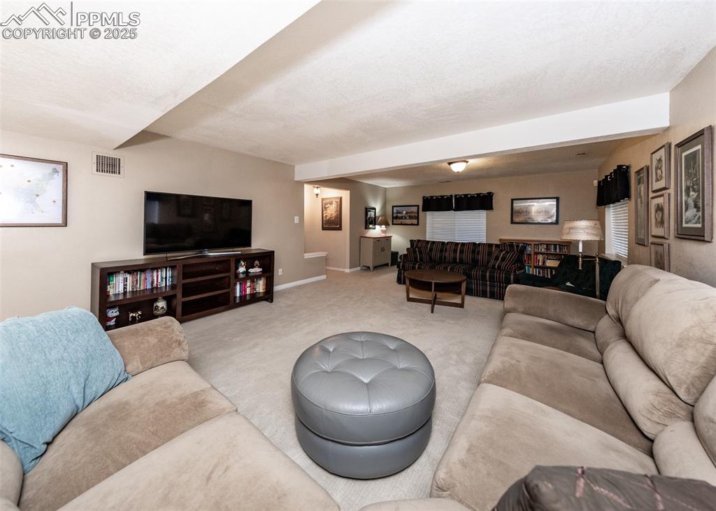 Image 36 of 47: Living Room