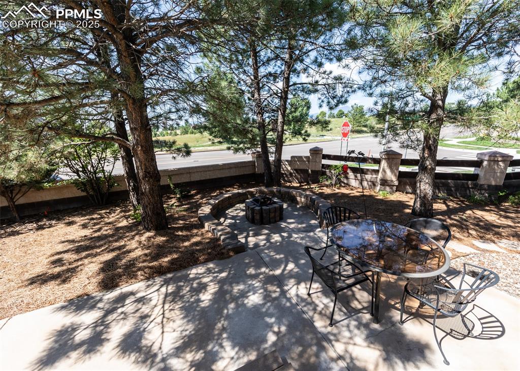 Image 43 of 47: Patio