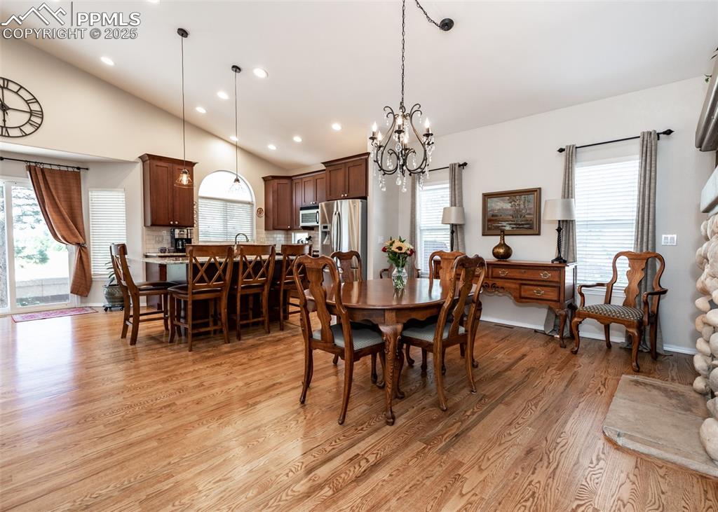 Image 7 of 47: Dining Area