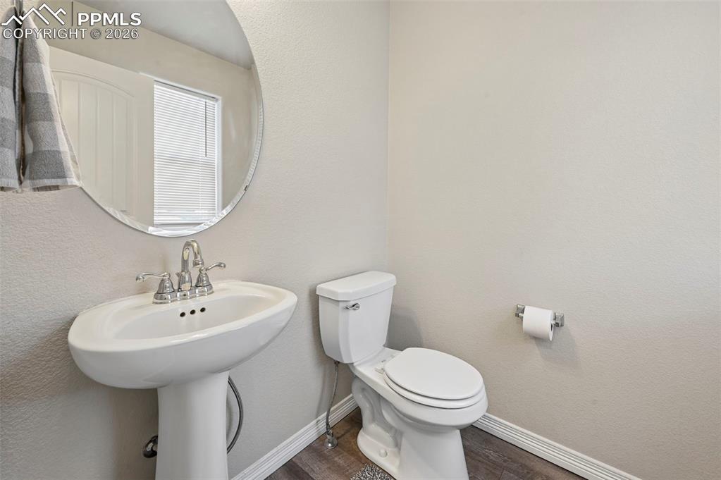 Image 13 of 33: Bathroom