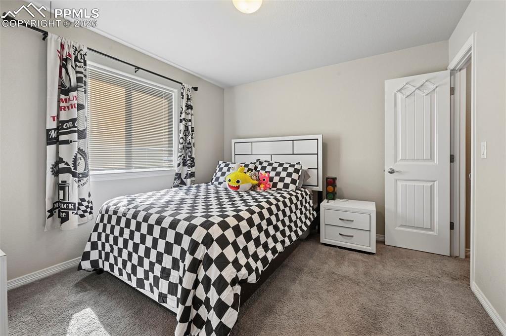 Image 16 of 33: Bedroom