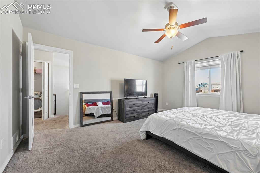 Image 23 of 33: Bedroom