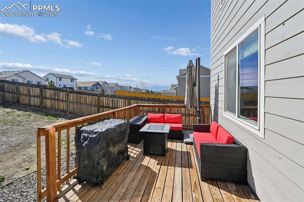 Image 30 of 33: Deck