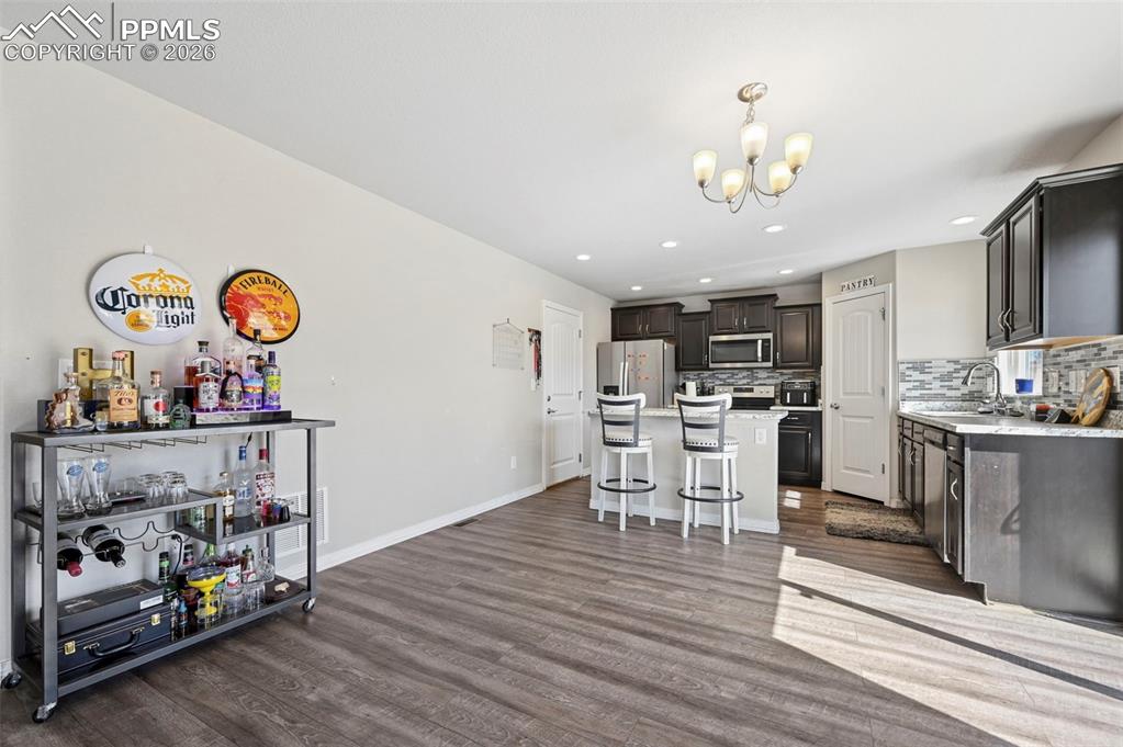 Image 9 of 33: Kitchen