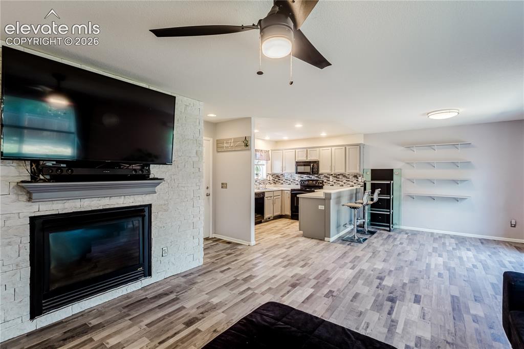 Image 9 of 29: Living Room