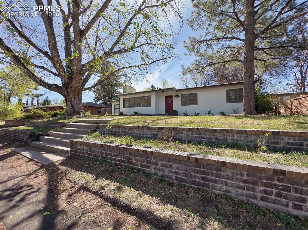 Image 2 of 37: Front of Structure