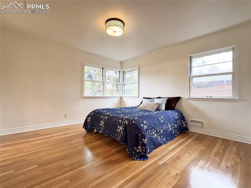 Image 20 of 37: Bedroom