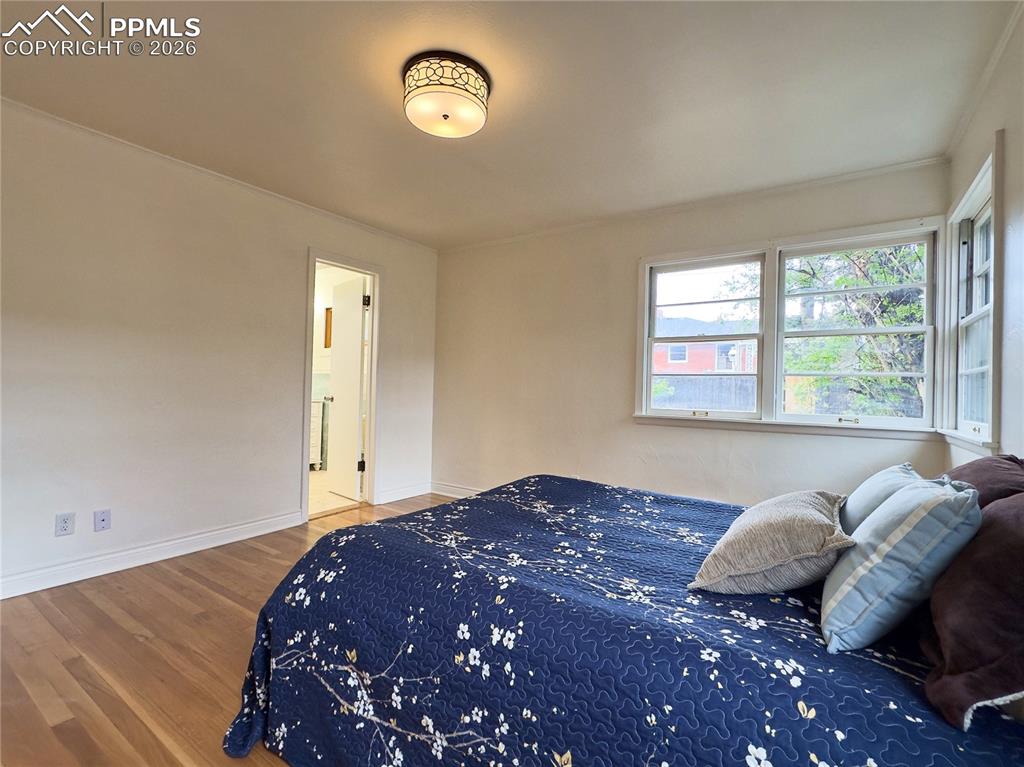 Image 21 of 37: Bedroom