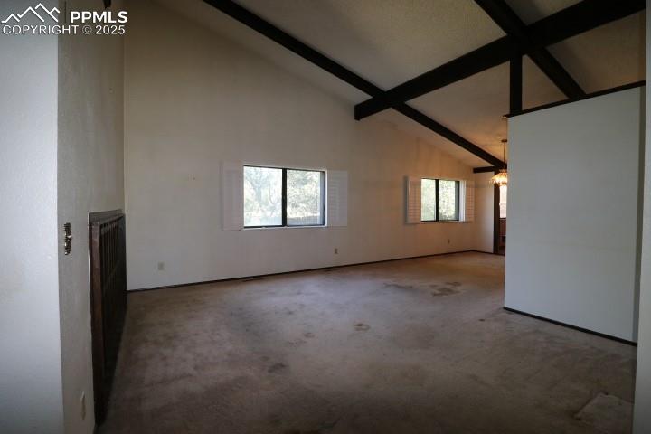 Image 4 of 32: Living Room