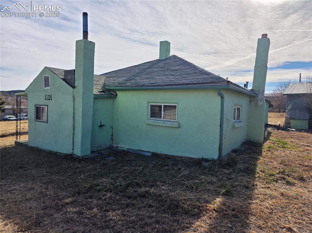 Image 5 of 16: Back of Structure