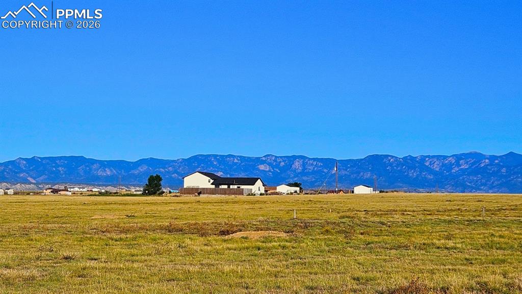 Image 38 of 41: View to the West at Pikes Peak