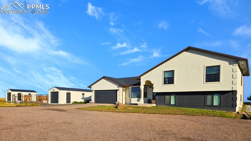 Image 40 of 41: Large 5 Bed / 3 Bath Home that is Move-In Ready!