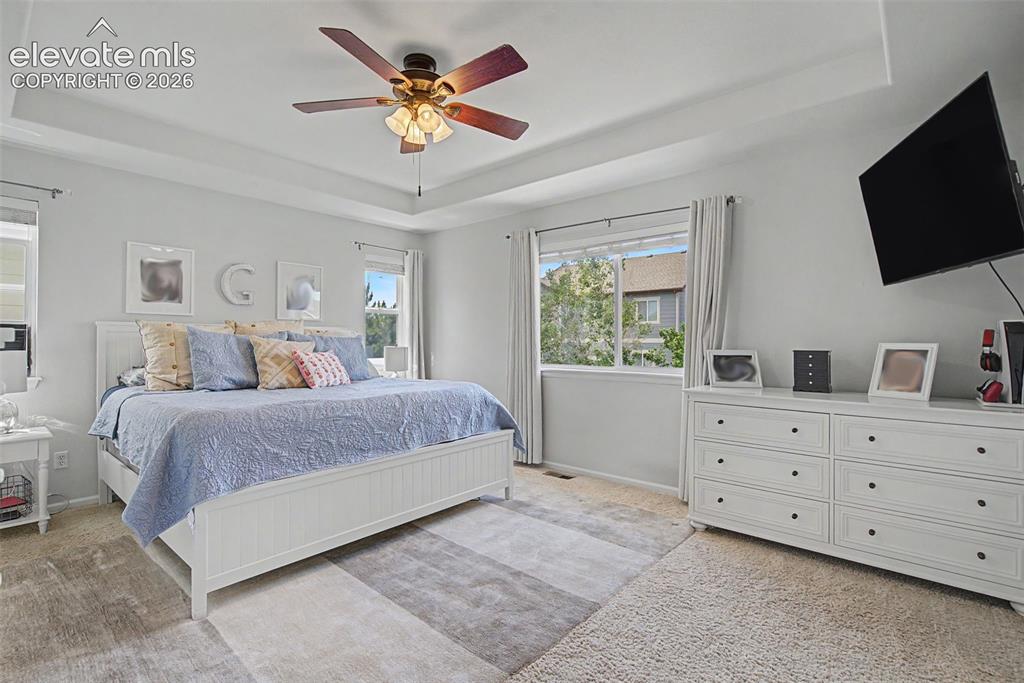 Image 18 of 46: Bedroom