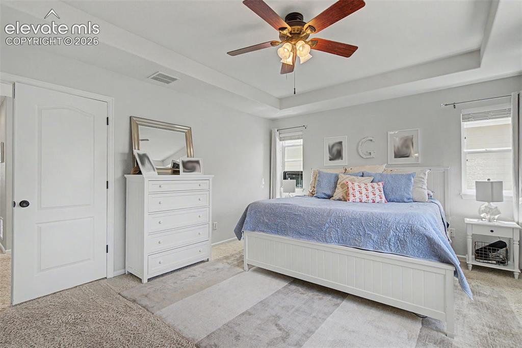 Image 19 of 46: Bedroom