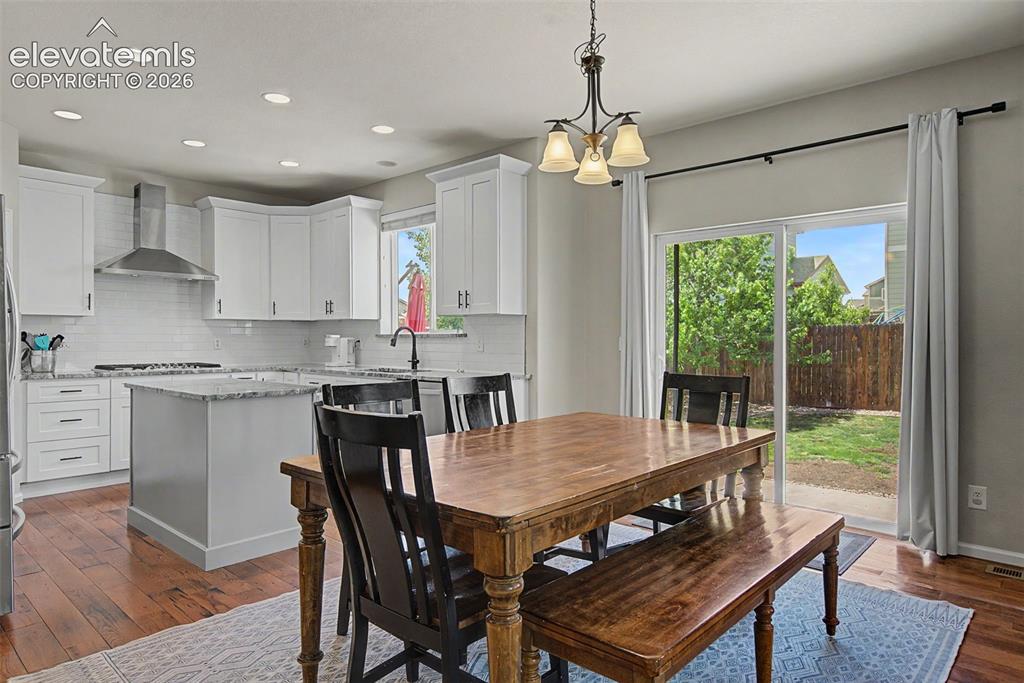 Image 5 of 46: Dining Area