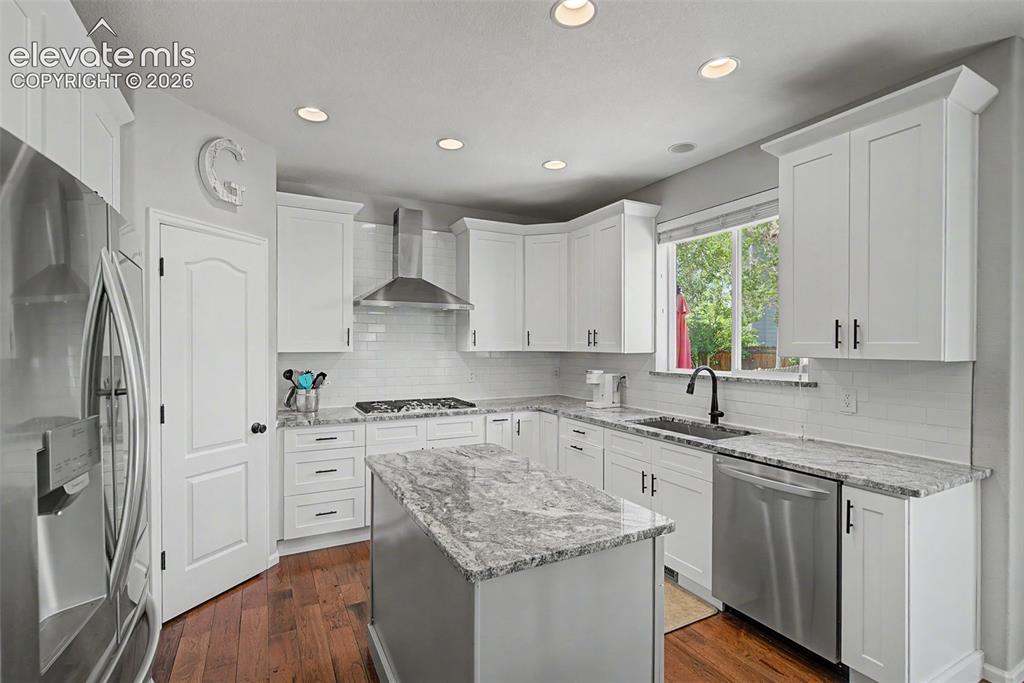 Image 8 of 46: Kitchen