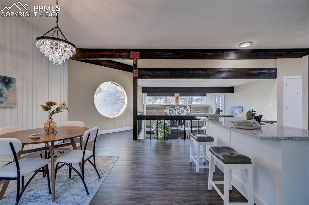 Image 11 of 49: Dining Area