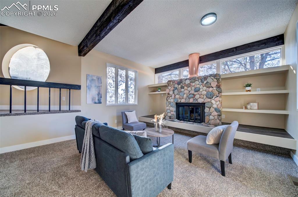 Image 24 of 49: Living Room