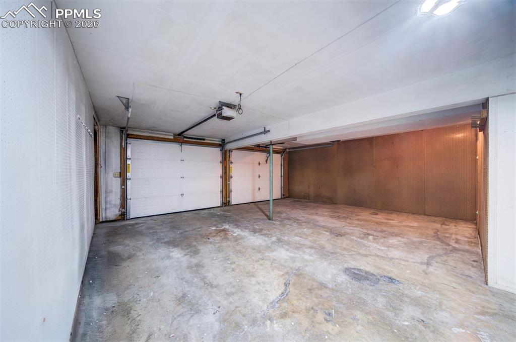 Image 49 of 49: Garage