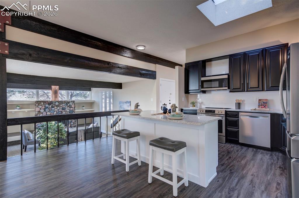 Image 9 of 49: Kitchen