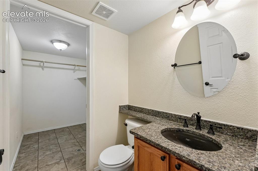 Image 9 of 25: Bathroom