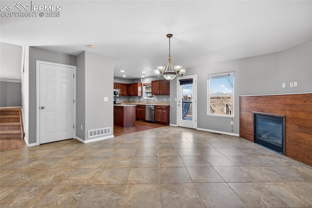 Image 6 of 24: Kitchen