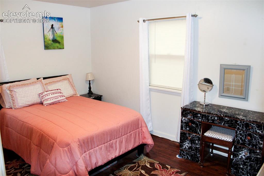 Image 11 of 29: Bedroom