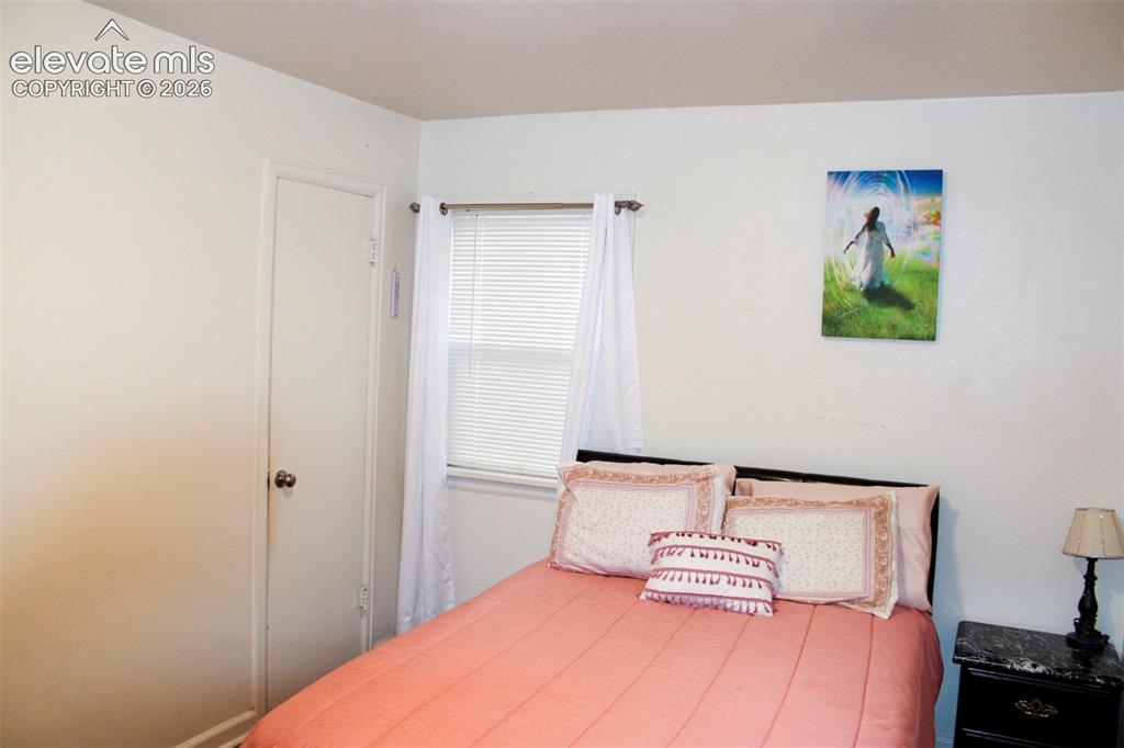 Image 12 of 29: Bedroom