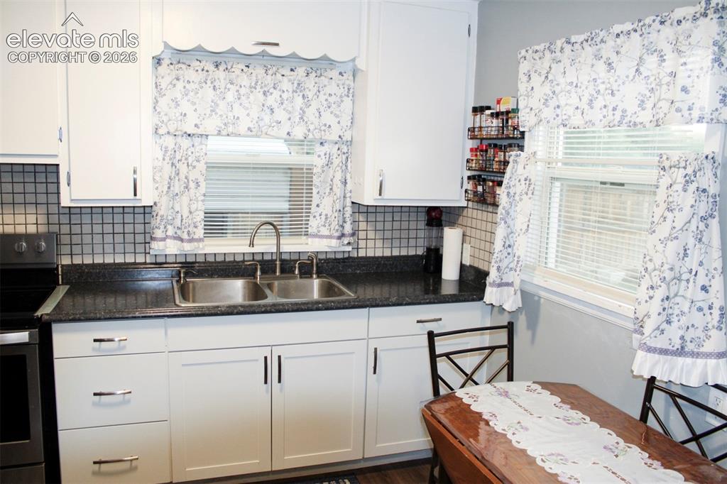 Image 2 of 29: Kitchen