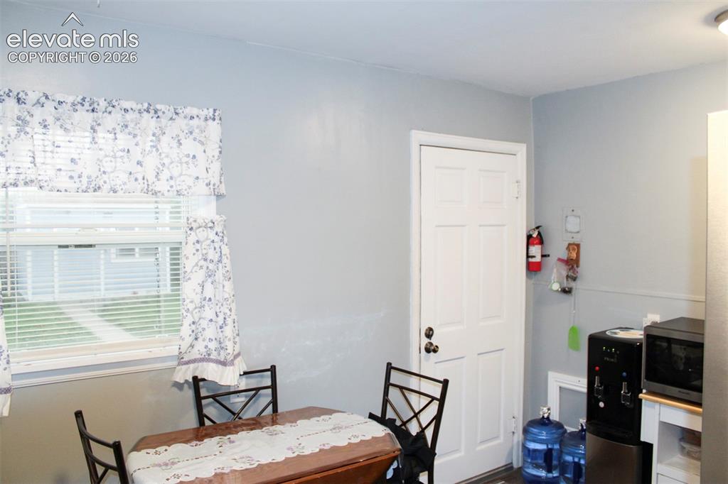 Image 5 of 29: Dining Area