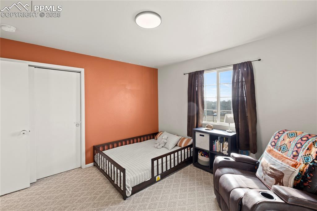 Image 27 of 45: Bedroom